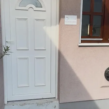 Drop House - One Bedroom Budapest