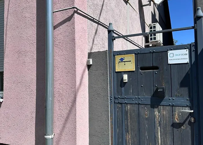 Drop House - One Bedroom