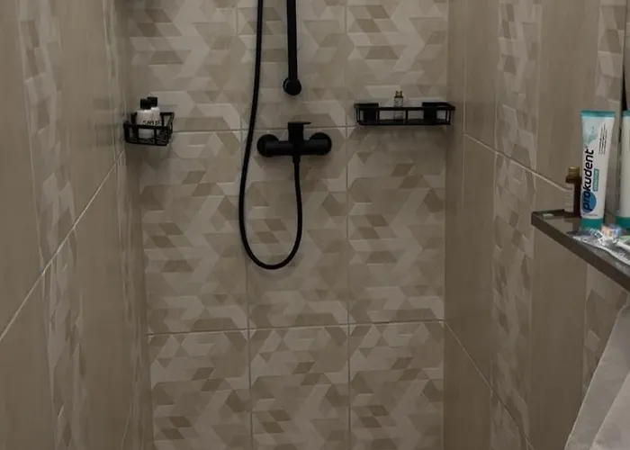 Drop House - One Bedroom דירה